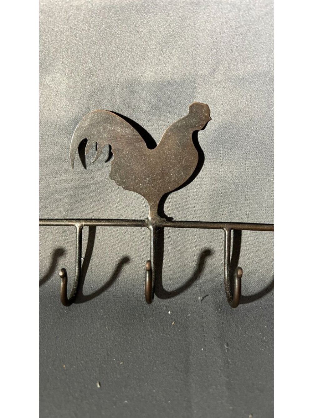 Rooster-Shaped Metal Wall Hook Rack 5 Hooks Vintage Rustic Decor - Picture 2 of 4